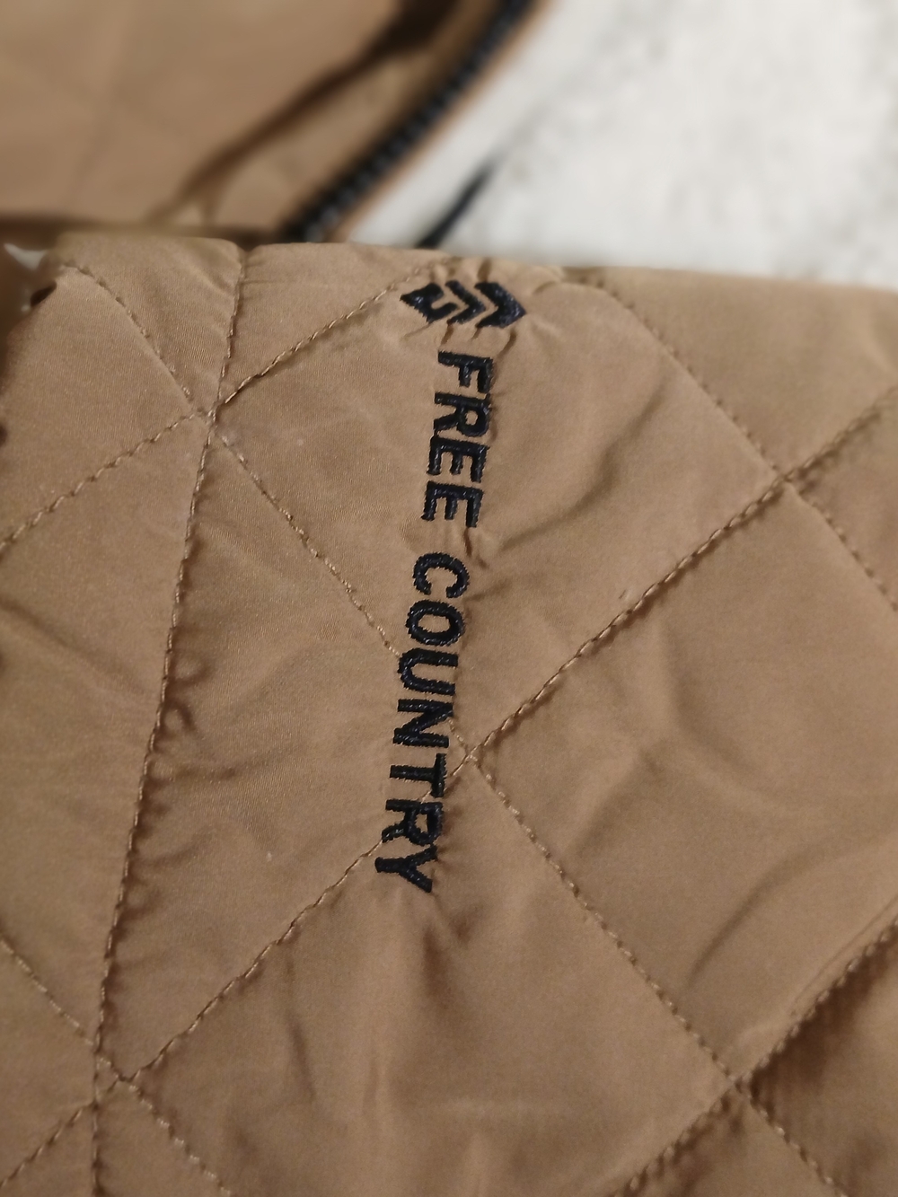 Free People Women’s Quilted Hooded Reversable Jacket with Sherpa Lining - Camel - Picture 4 of 8